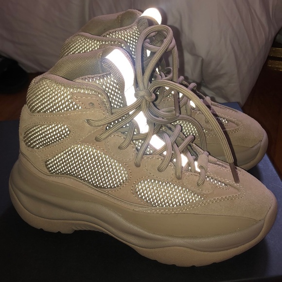 yeezy desert rat boot taupe
